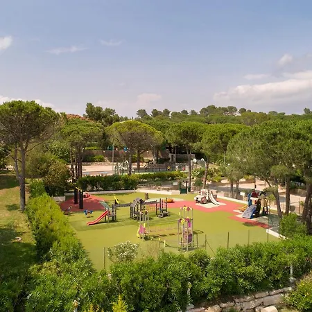 Ξενοδοχείο με διαμερίσματα Eden 5*